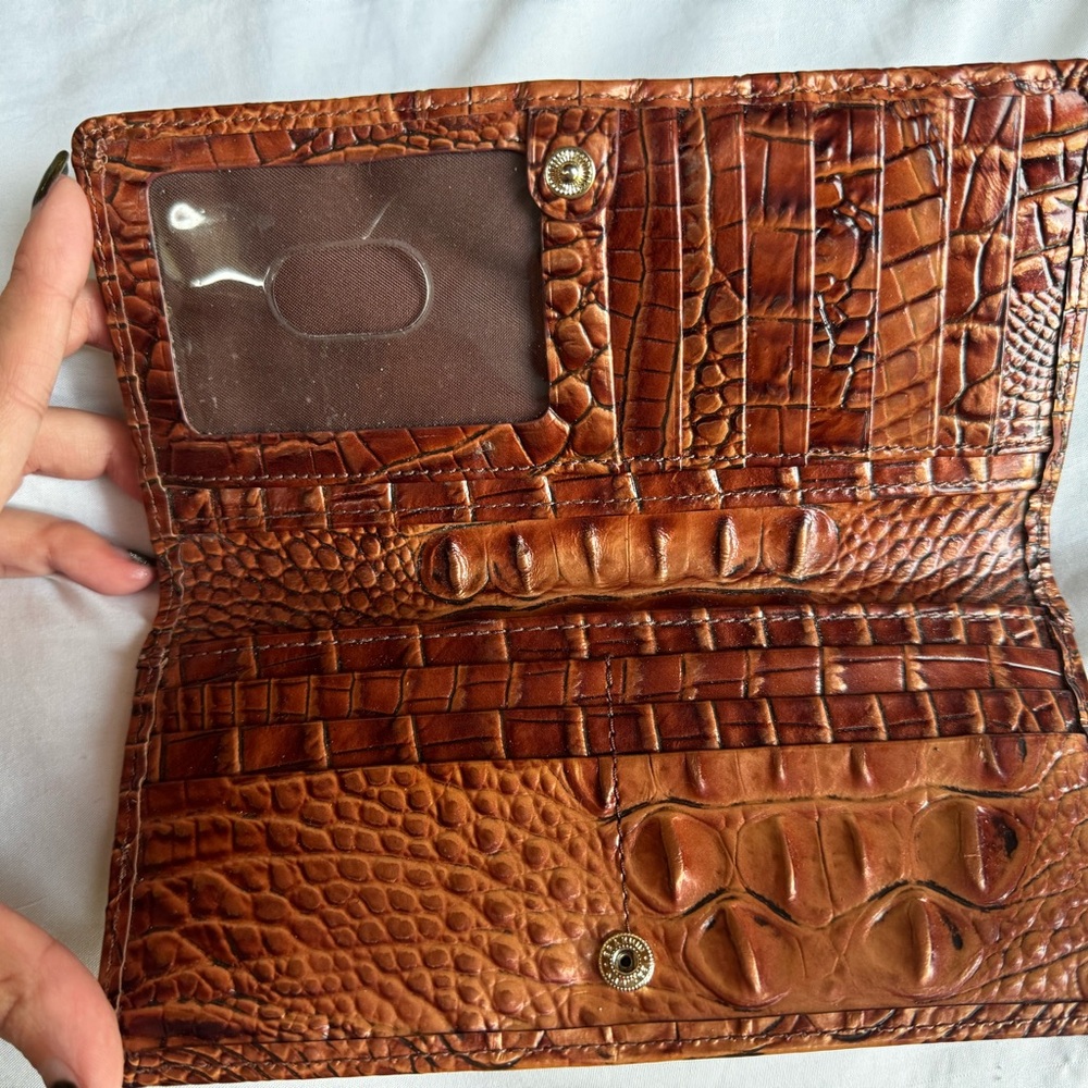 Brahmin ady wallet - Picture 5 of 8